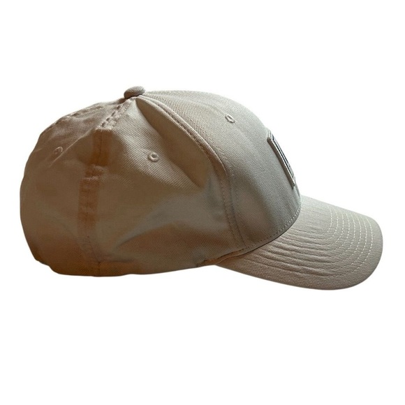 TravisMathew Unisex White Flexfit Cap L-XL Casual Embroidered Logo - Picture 13 of 13